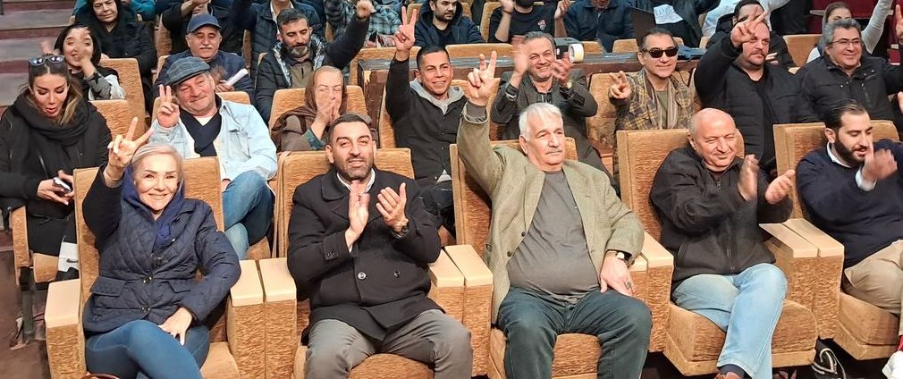 شرکت‌کنندگان همایش آشنایی با دورهٔ پاکسازی از سیگار شادمان، اسفند ۱۴۰۲